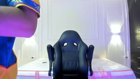 andres_stud online show from June 18, 4:40 am