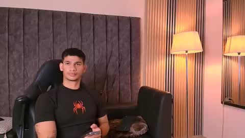 andres_stud online show from July 7, 4:03 am