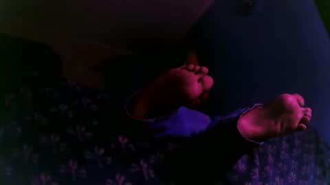 andrescaraballo18 online show from October 3, 5:05 am