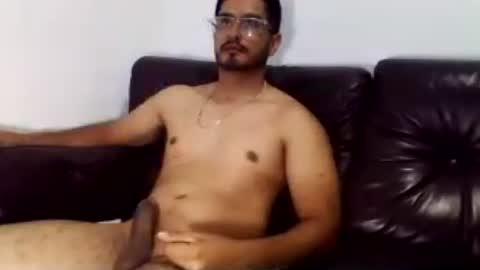 andresvergon85 online show from June 30, 12:43 am
