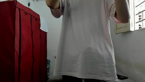 andrew_2811 online show from April 29, 5:30 pm
