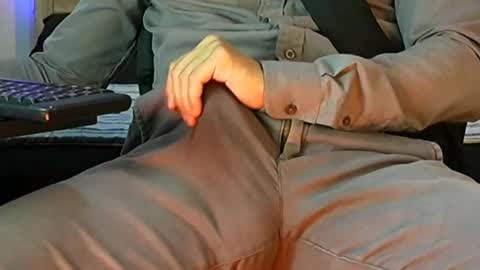 Andrew online show from November 22, 3:27 am