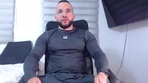 andrew_holden__ online show from January 14, 1:57 am