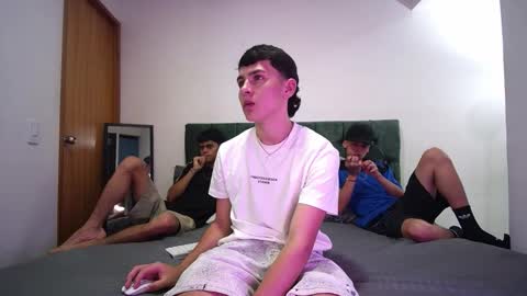 andrew restrepo online show from September 23, 1:32 am