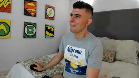 andrhes muller online show from February 17, 1:22 pm