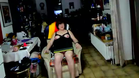 androgynia online show from May 4, 12:01 pm