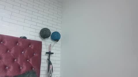 Snapshot of andromedashine chatting on February 15, 1:27 pm vero paez online show from February 15, 1:27 pm