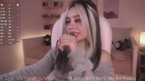 Victoria Senz  online show from November 24, 9:46 pm