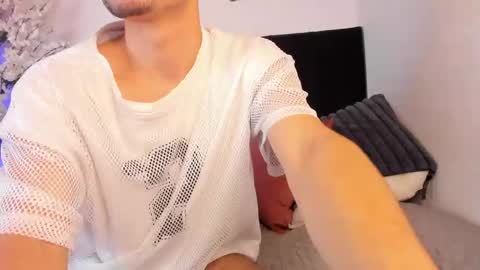 AndruCastillo online show from April 22, 2:35 pm