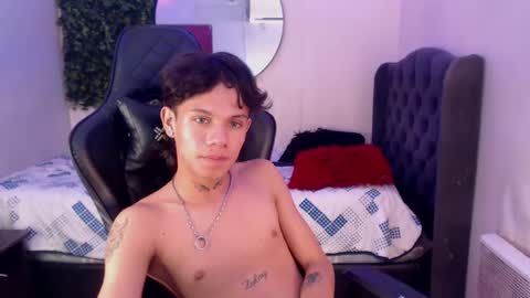 andy_dan1 online show from March 10, 4:35 pm