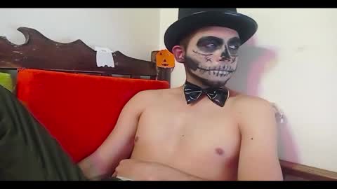 andy_magic_ online show from November 1, 5:50 am