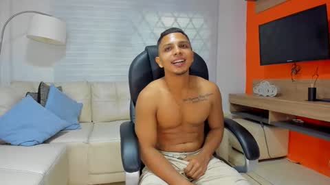 Snapshot of andy_stars_ chatting on October 20, 3:11 am andy online show from October 20, 3:11 am