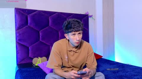 andyjustgame  online show from May 5, 4:08 am