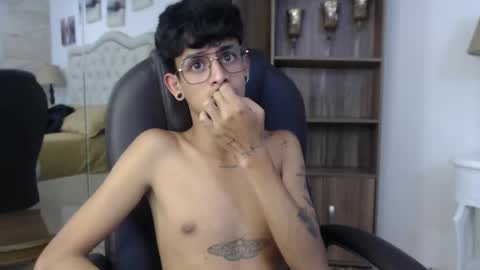 andyxibrat online show from May 1, 8:58 pm