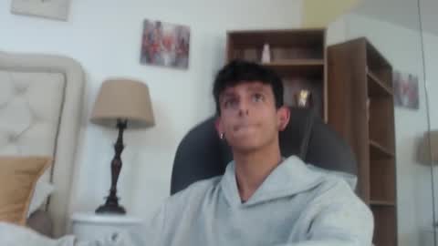 andyxibrat online show from April 25, 7:00 pm