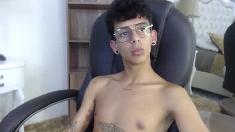 andyxibrat online show from April 24, 7:38 pm