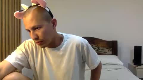 andyzuzka online show from November 10, 9:39 pm