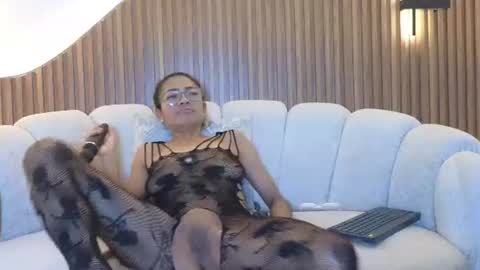 Anell online show from July 10, 9:52 pm