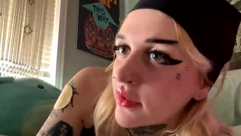 ang3lmorgu3 online show from April 8, 8:45 pm