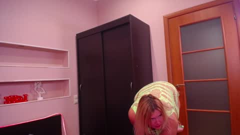 Alice PRIVATE IS OPEN online show from September 18, 3:38 pm