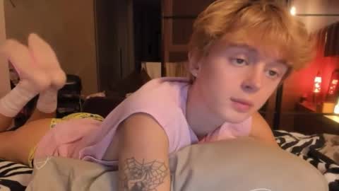 angel_andreww online show from April 29, 4:56 pm