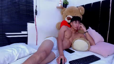 angel_boy0 online show from June 12, 9:58 pm
