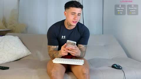 angel_boy01 online show from May 7, 2:51 am