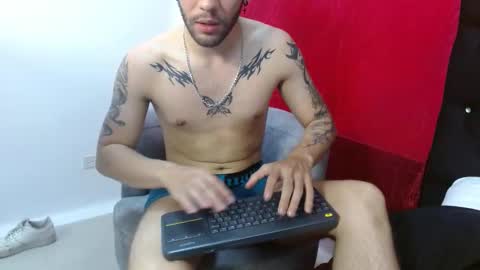 Snapshot of angel_kyrozz chatting on October 9, 8:36 pm angel_kyrozz online show from October 9, 8:36 pm