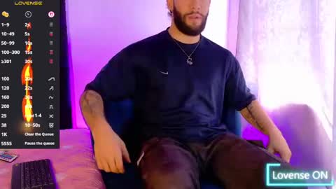 angel_kyrozz online show from July 24, 7:11 pm