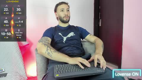 angel_kyrozz online show from June 24, 7:10 pm