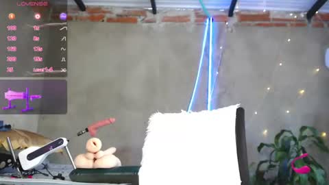 Angel online show from July 11, 3:04 pm