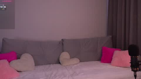 angel_quincy online show from July 1, 2:20 am