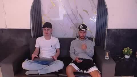 angel_villareal_ online show from March 6, 10:03 am