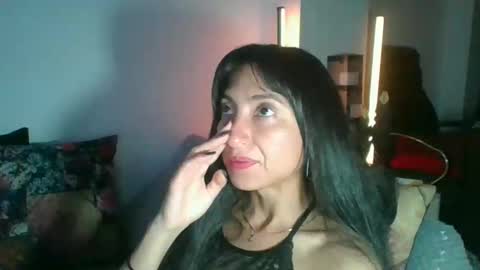 Snapshot of angela_mis chatting on March 11, 5:35 am Angela online show from March 11, 5:35 am