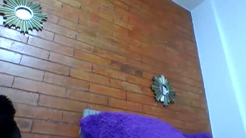 Snapshot of angela_mis chatting on October 21, 5:01 am Angela online show from October 21, 5:01 am