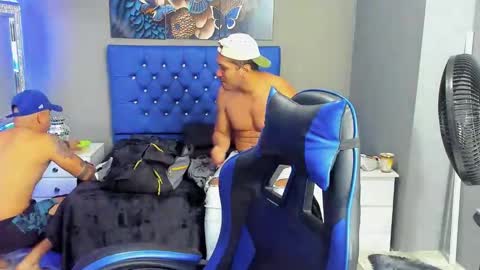 Angel And Cris online show from October 21, 12:32 pm
