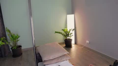 Snapshot of angelbae_ chatting on February 1, 4:11 pm AngelBae  online show from February 1, 4:11 pm