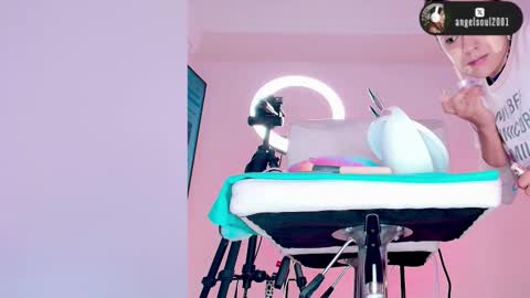 angel online show from February 5, 8:18 am