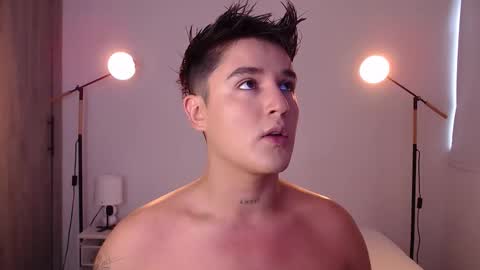 Angel online show from February 1, 9:34 pm