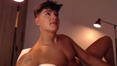 Angel online show from February 21, 10:15 pm