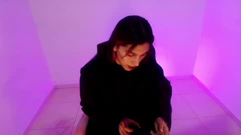 angele online show from April 29, 7:29 pm
