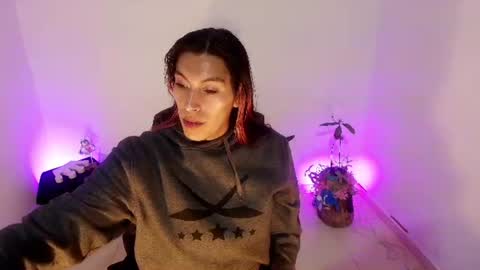 angele online show from August 6, 6:17 pm