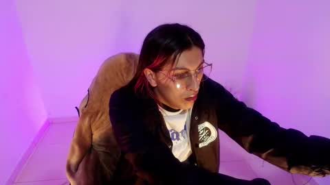 angele online show from March 11, 11:41 pm