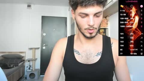 Snapshot of angelfrank chatting on October 23, 12:28 pm Frankie online show from October 23, 12:28 pm