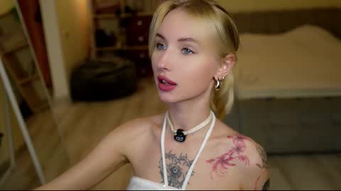 Gabby online show from October 25, 5:02 pm