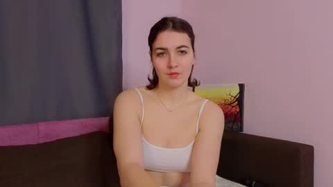 Roxi online show from March 2, 7:20 pm