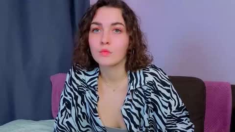 Roxi online show from February 19, 6:51 pm