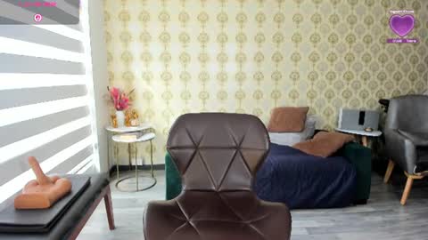 angelina_class_7 online show from June 18, 1:27 pm