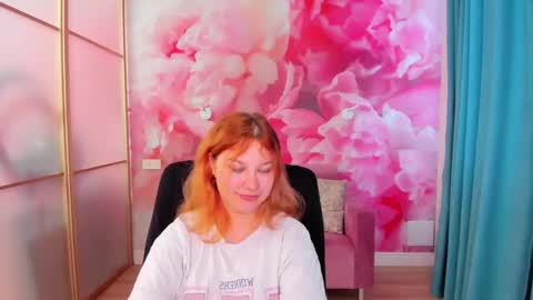 AngelinaLow online show from May 2, 5:46 am