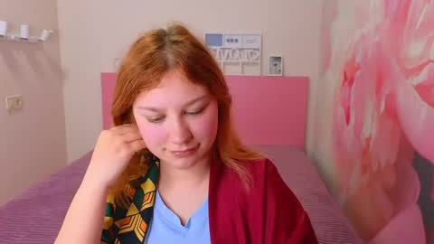 AngelinaLow online show from April 25, 11:56 am